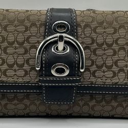 100% AUTHENTIC Leather Coach Women's Brown/Beige Clutch Wallet - Pre-owned