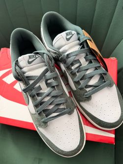 Nike women dunk low - green size 9.5