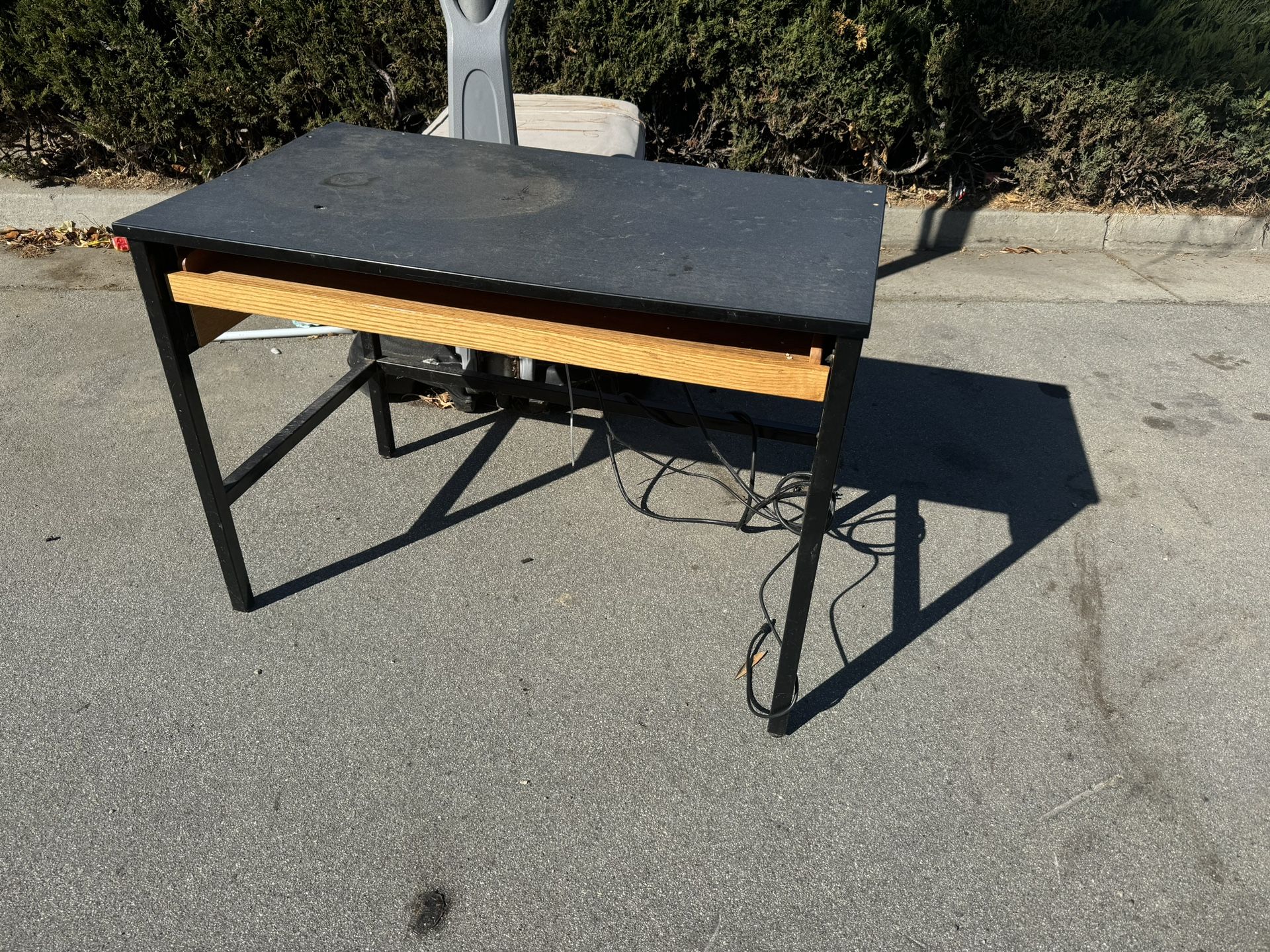 Desk Free!