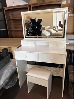 Vanity Desk with Mirror and Power Outlet, Makeup Vanity with Adjustable Brightness and 3 Lighting Modes, Dressing Table Set with 4 Drawers, Storage Ch