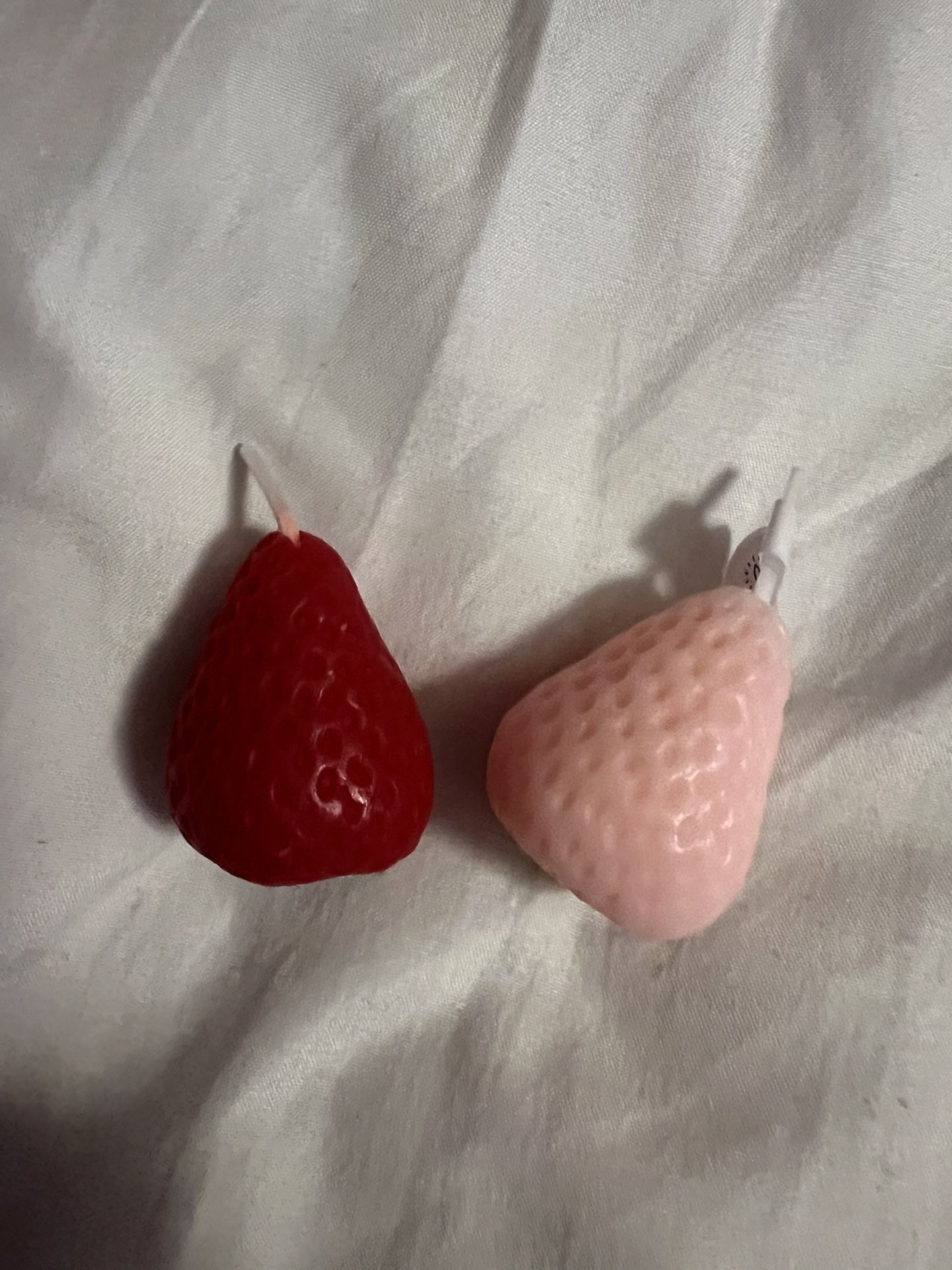 16 Brand New STRAWBERRY CANDLES π