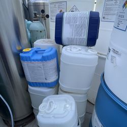 5 Gallon Containers 