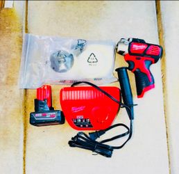 Milwaukee M12 12V Lithium-Ion Cordless Variable Speed Polisher/Sander + 3AH Battery & Charger New