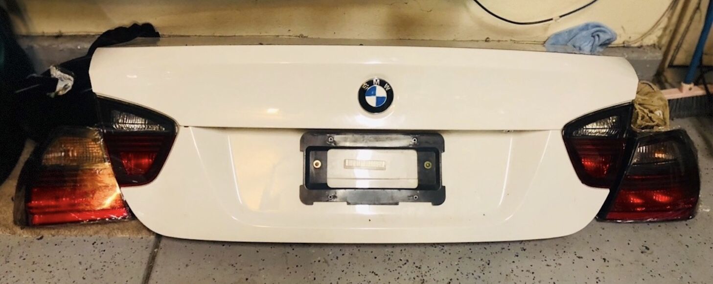 2006-2008 BMW Pre-LCi Trunk and Tail Lights