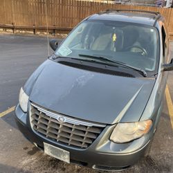 2005 Chrysler Town & Country