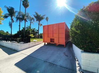 $980 BIN → $10 OFF → GO BIG ON THE CLEANUP | 35 YARD DUMPSTER