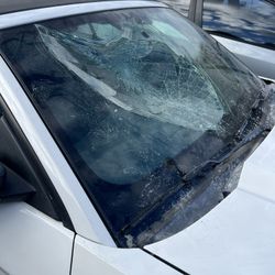 Auto glass:Windshield