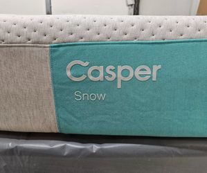 LIKE NEW! Casper Snow Cal-King Mattress - Delivery Available