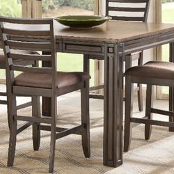 Table For Sale With 4 Chairs