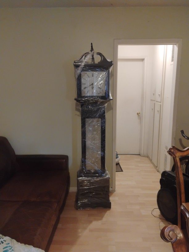  Wood Tower Clock Antique  Price 150