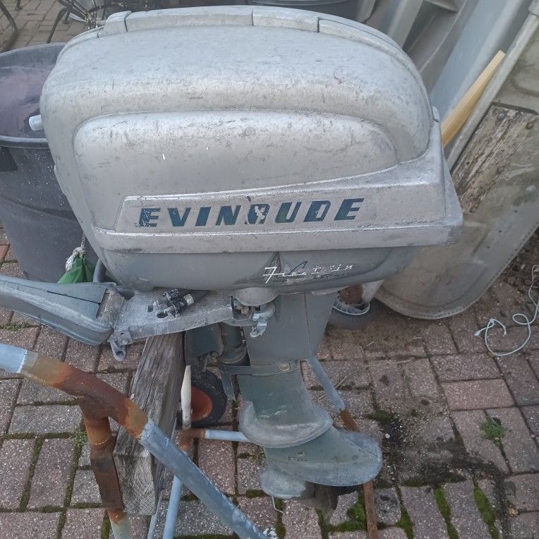 Vintage Early 60's Evinrude Lightwin