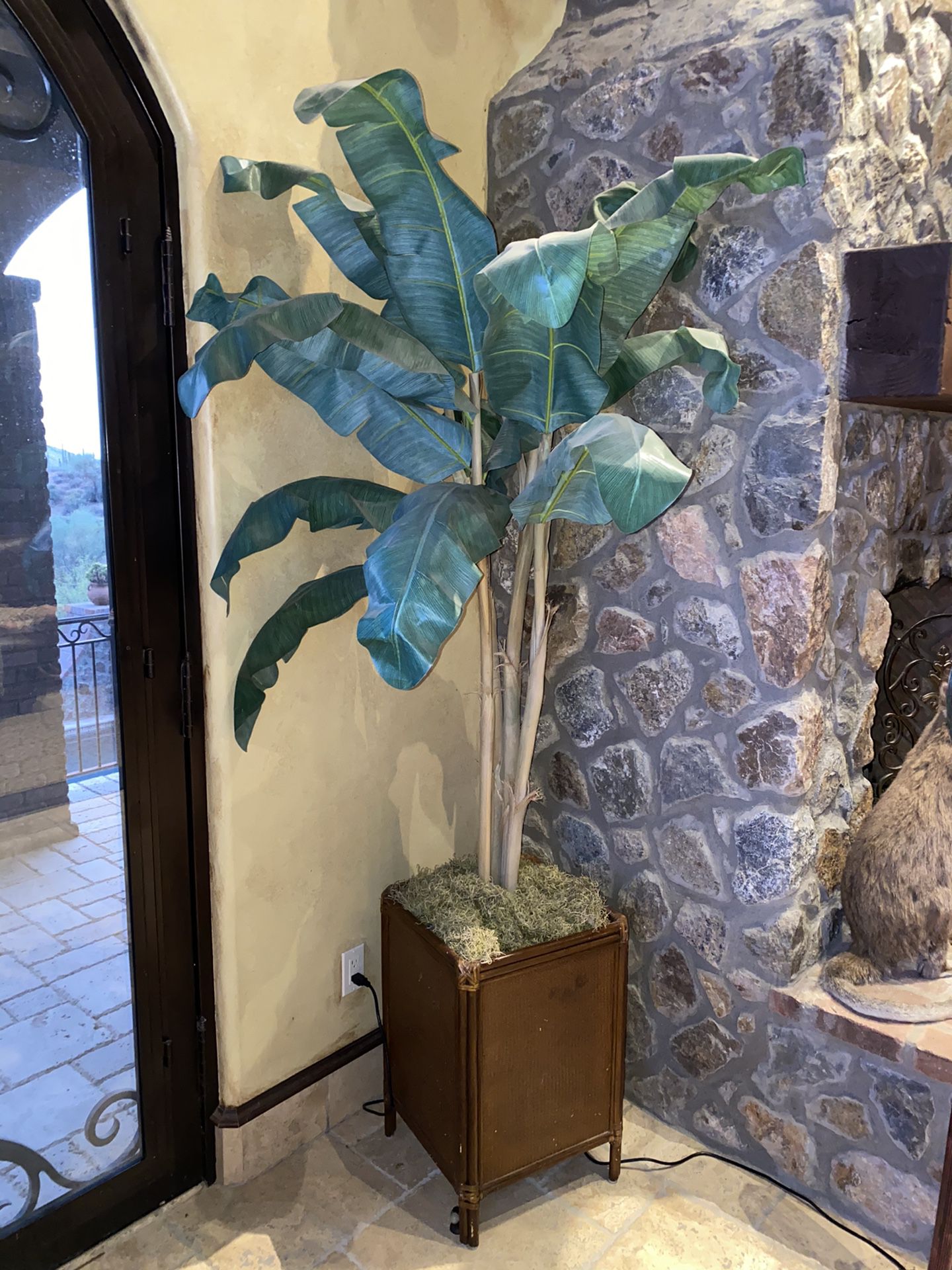 Palm tree plant decor (artificial)