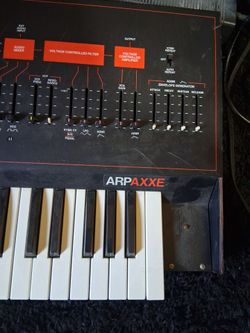 ARPAXXE modle2323 sinthesizer.
