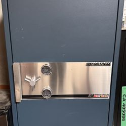 Very Large Safe ProLogic L02