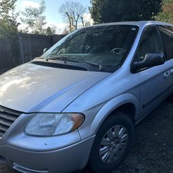 2005 Chrysler Town & Country