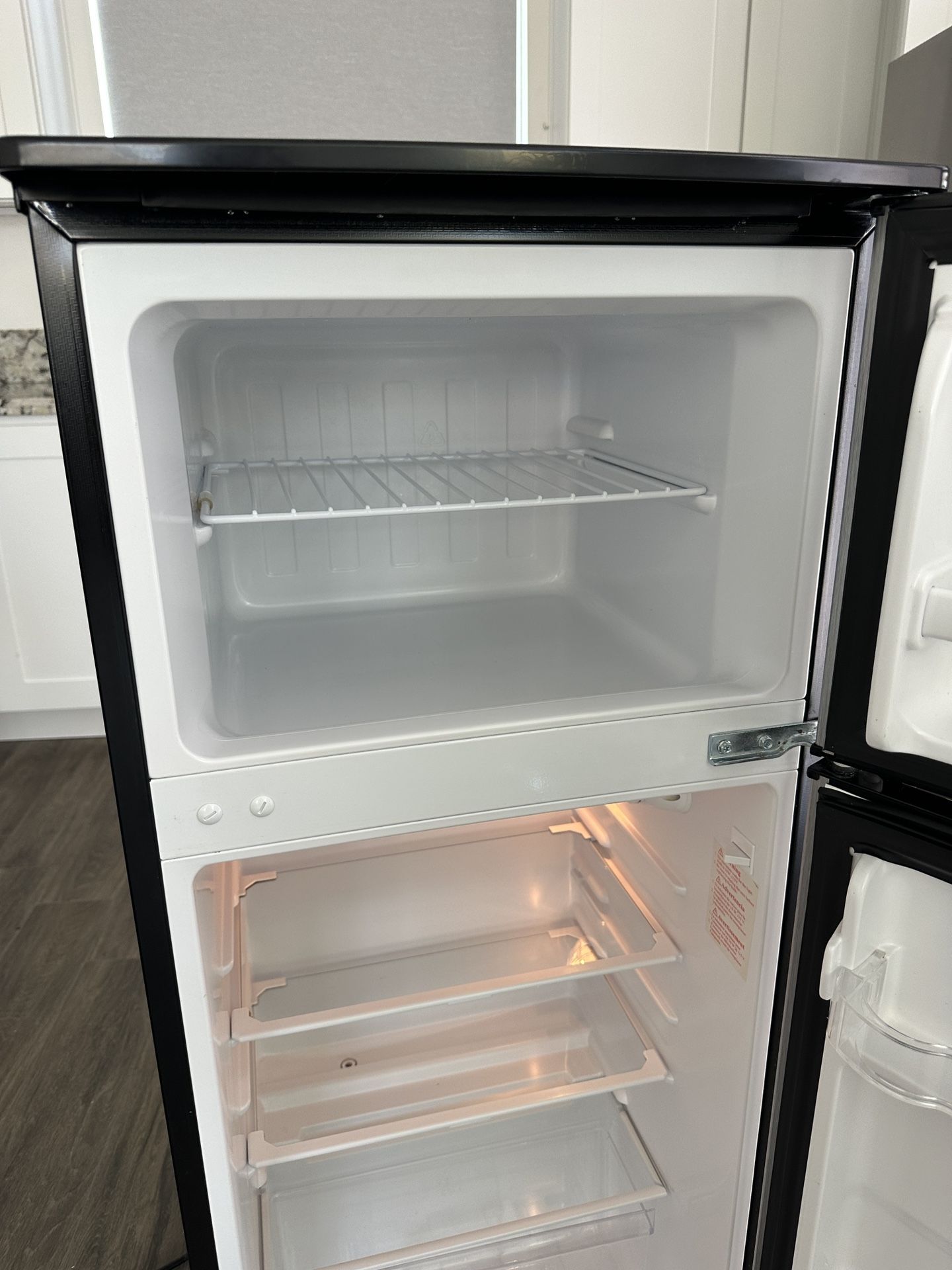 Magic Chef Mini Fridge 4.5 cu. ft. for Sale in Burbank, CA OfferUp