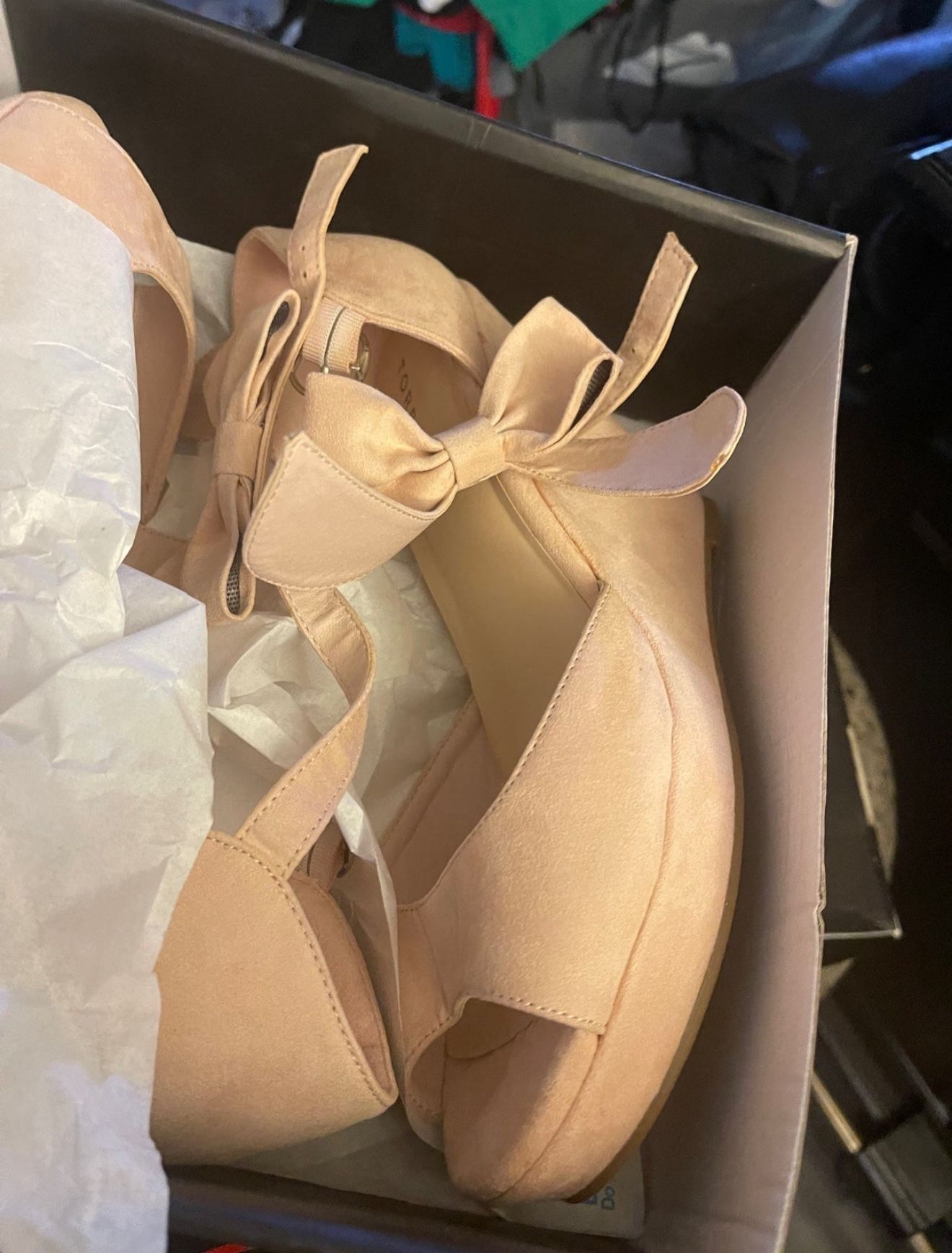 Torrid Bow Wedges
