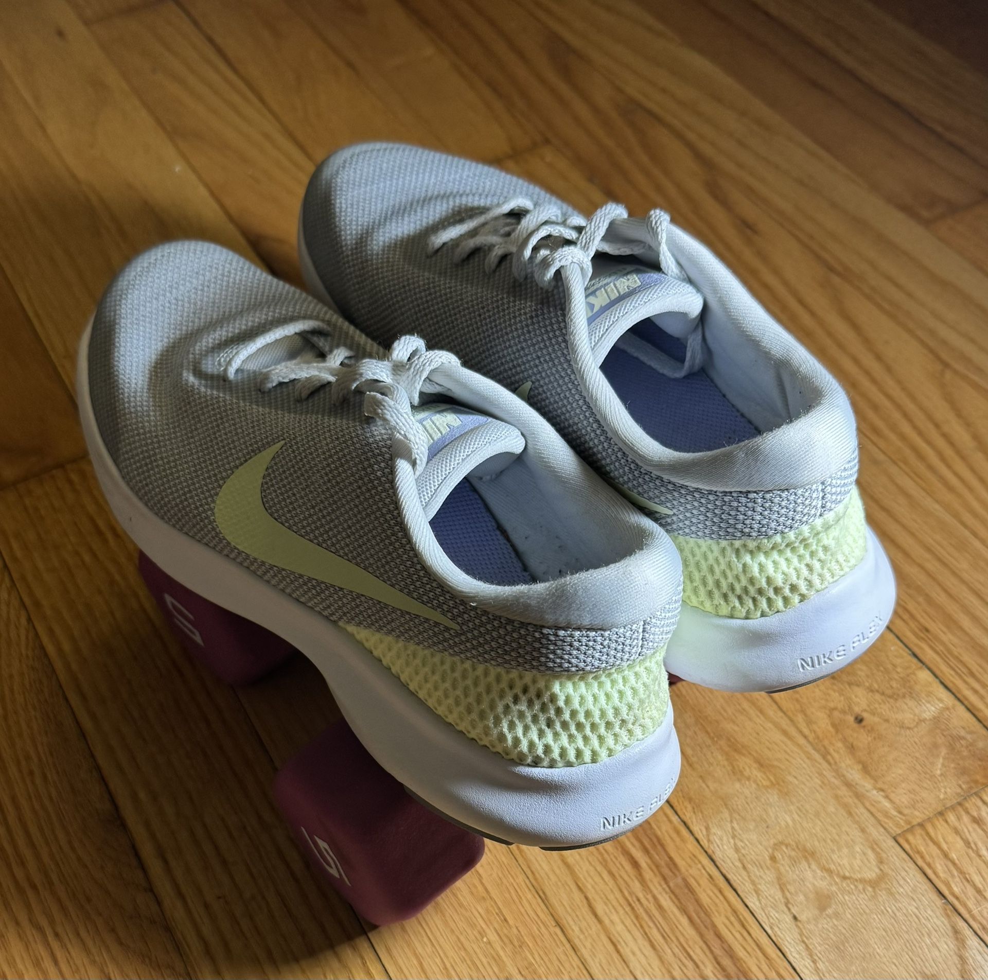 Nike Women’s Size 10
