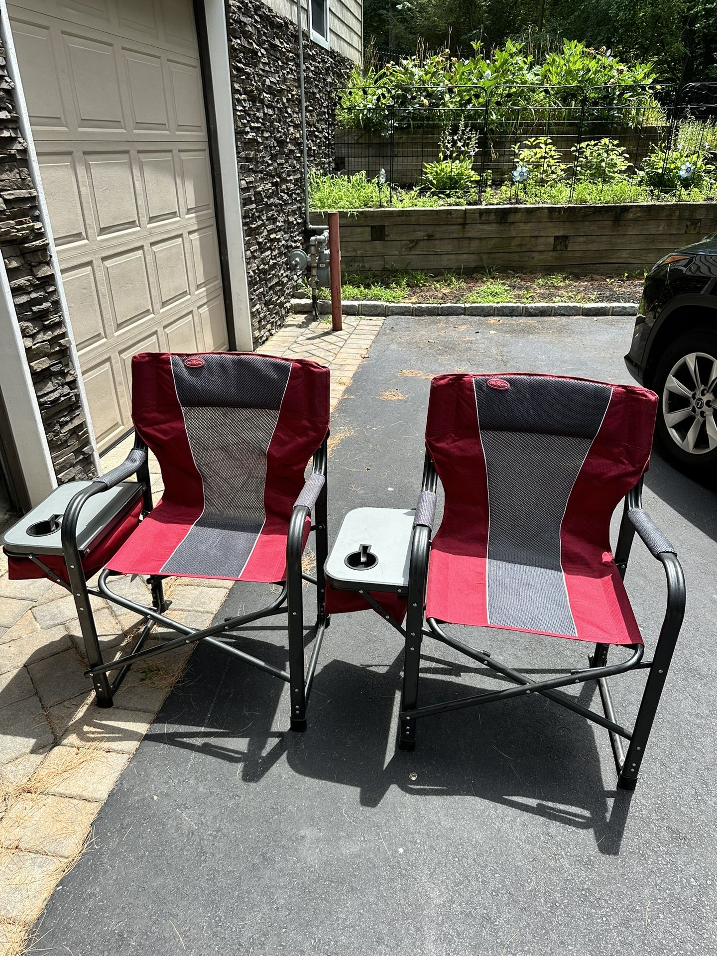 Berkley Jensen Oversized Director Chair with 12 Can Side Cooler and Table