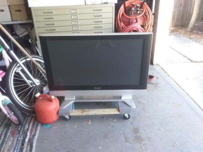 Panasonic TV. 42 In Works Great