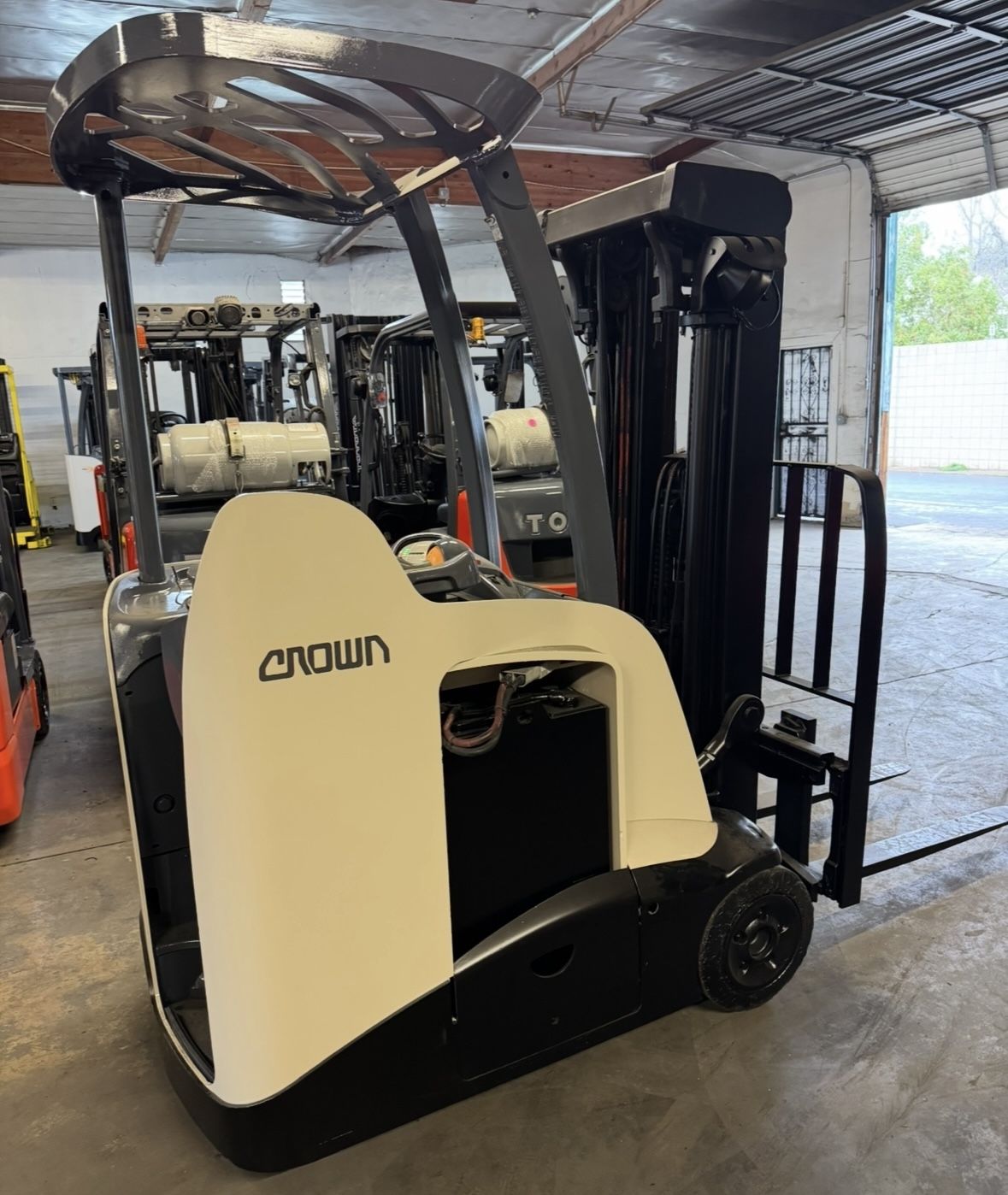 2019 Crown Stand Up End Control Forklift 