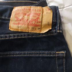 Levis