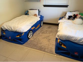 Hot wheels Race car toddler - twin bed