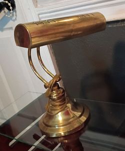 Desk lamp