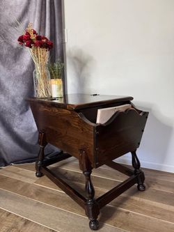 Mid-Century Vintage Colonial Revival Magazine Rack Tavern End Table