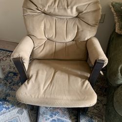 1 Sofa bed  + 2 Recliners For 100$ 