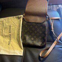 LOUIS VUITTON Cross body Purse
