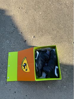 JORDAN 6 BLACK CAT SZ 11 LIGHTLY WORN/REPLACEMENT BOX