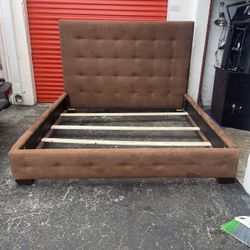 KING BED FRAME NICE CLEAN