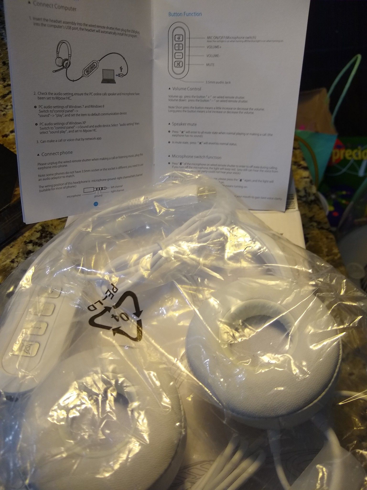 Wireless USB headset with controller & mic -NIB