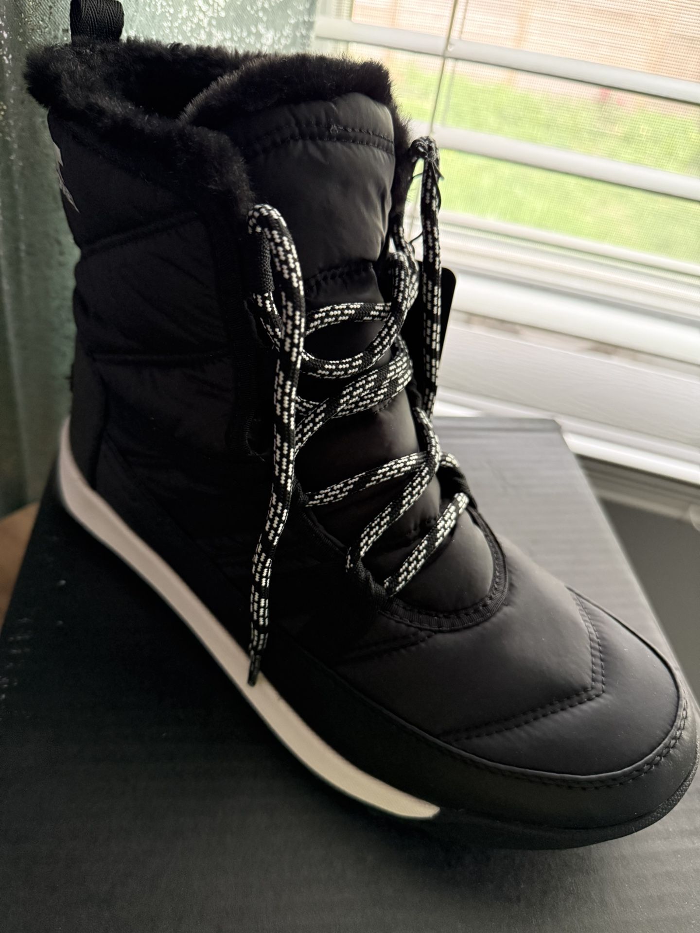 New! Sorel 9 1/2 Water Resistant Boots.
