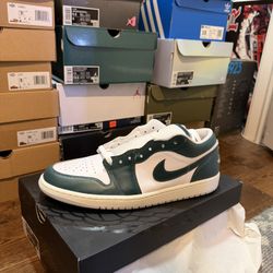 Jordan 1 Retro Low 