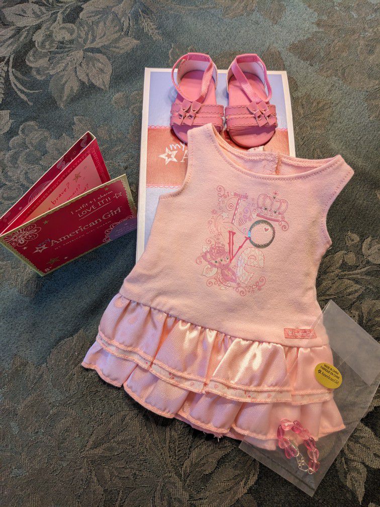 American Girl, Pretty Pink Outfit - - 2014, Excellent Condition, Complete, In Box