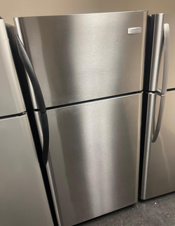 Frigidaire Top Freezer Fridge – Stainless, Ice Maker