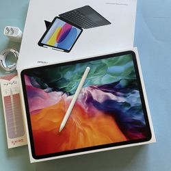Apple iPad Pro 12.9” 4th Generation 256GB with pen, keyboard & Accessories