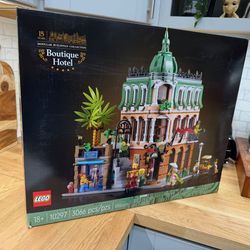 LEGO Boutique Hotel Set #10297-1 NEW SEALED