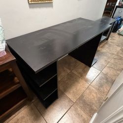 FREE Curbside Desk Excellent Condition 
