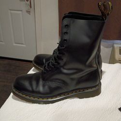 Dr Martens 1490 Like New Boots