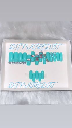 Press On Nails With Kit