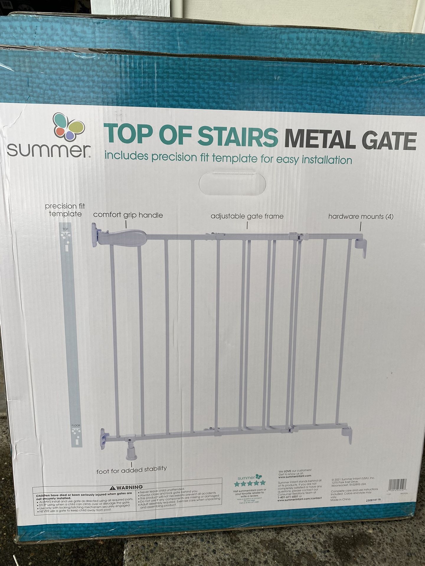 NIB-Summer Infant 30 in. Top of Stairs White Metal Gate