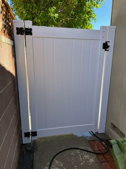 Gate Side Privacy Gate Metal Composite Vinyl Gate 