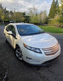 2011 Chevrolet Volt, Reliable Daily Driver, Leather, Cold A/C
