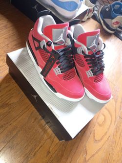 Jordan 4 toro bravo