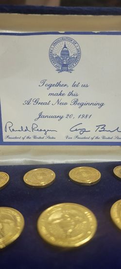 1981 Ronald Rigan Antique Golden Buttons