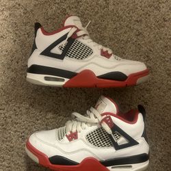 fire red jordan 4s size 6.5 