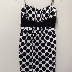 Junior’s OXOX Black and white polkadotted sleeveless dress… Size 5